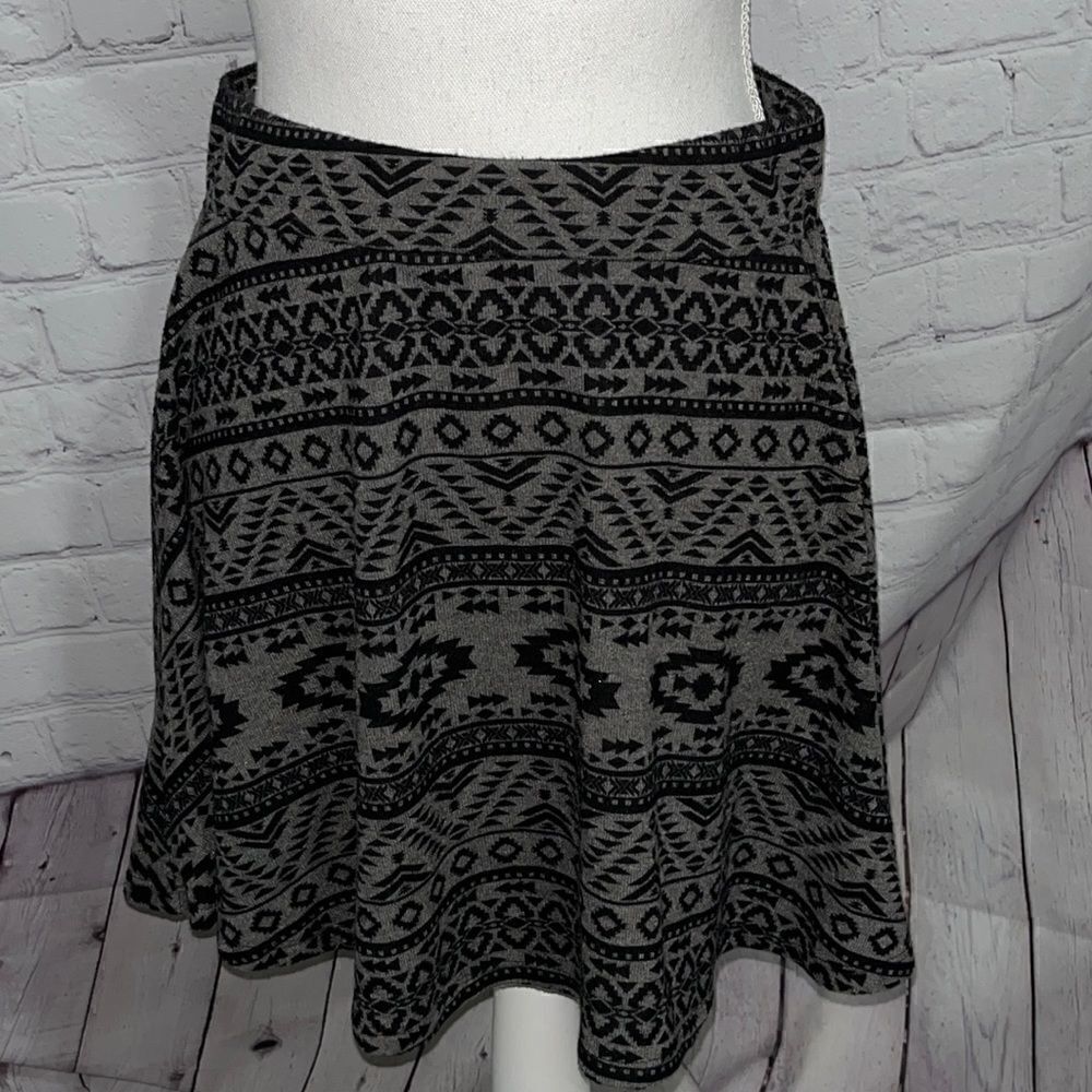 Wallflower skirt - black Gray elastic waist - L